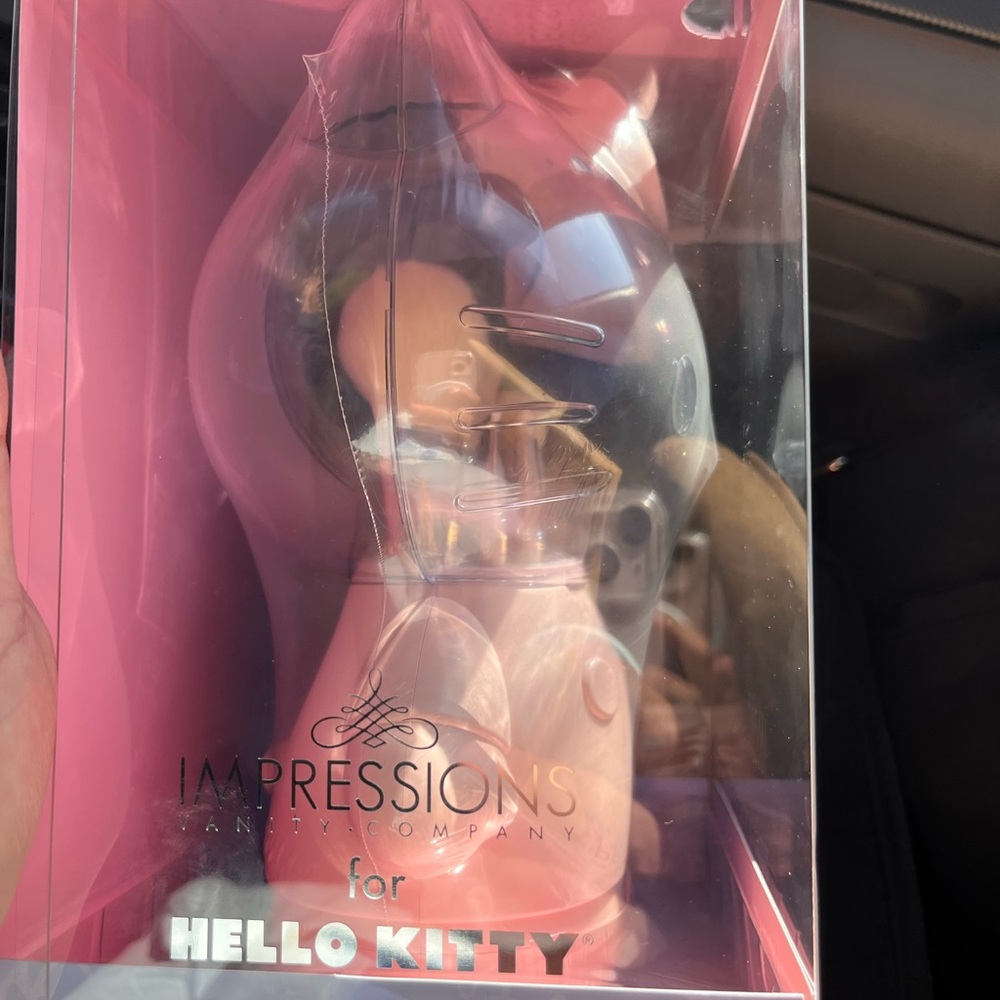 Impressions Pink Hello Kitty Bear Makeup Brush Set - Picture 3 of 4
